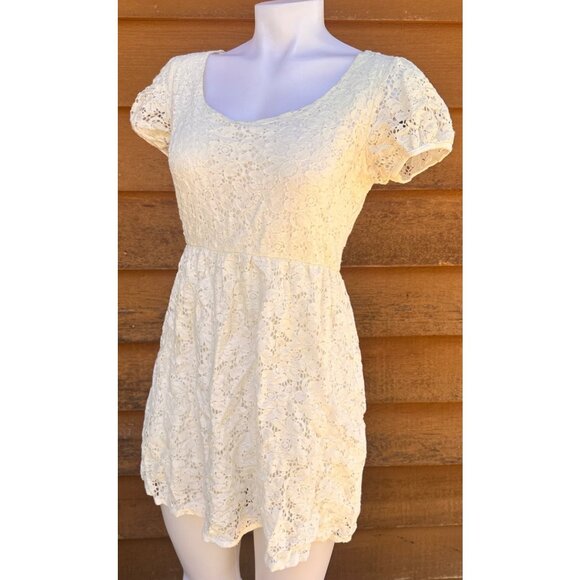 Forever 21 Womens Ivory Lace Short Sleeve Mini Dress Size M - Picture 1 of 8